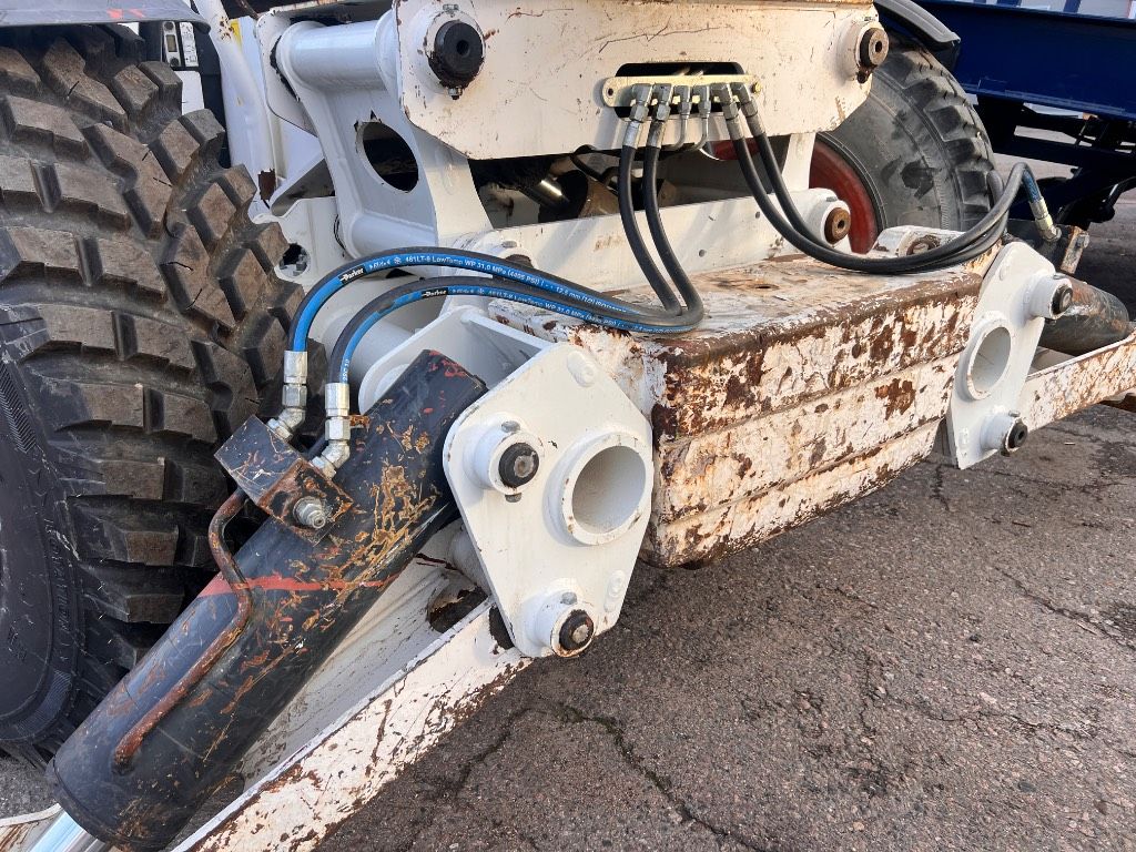 bobcat-t-40-170,01aae896.jpg