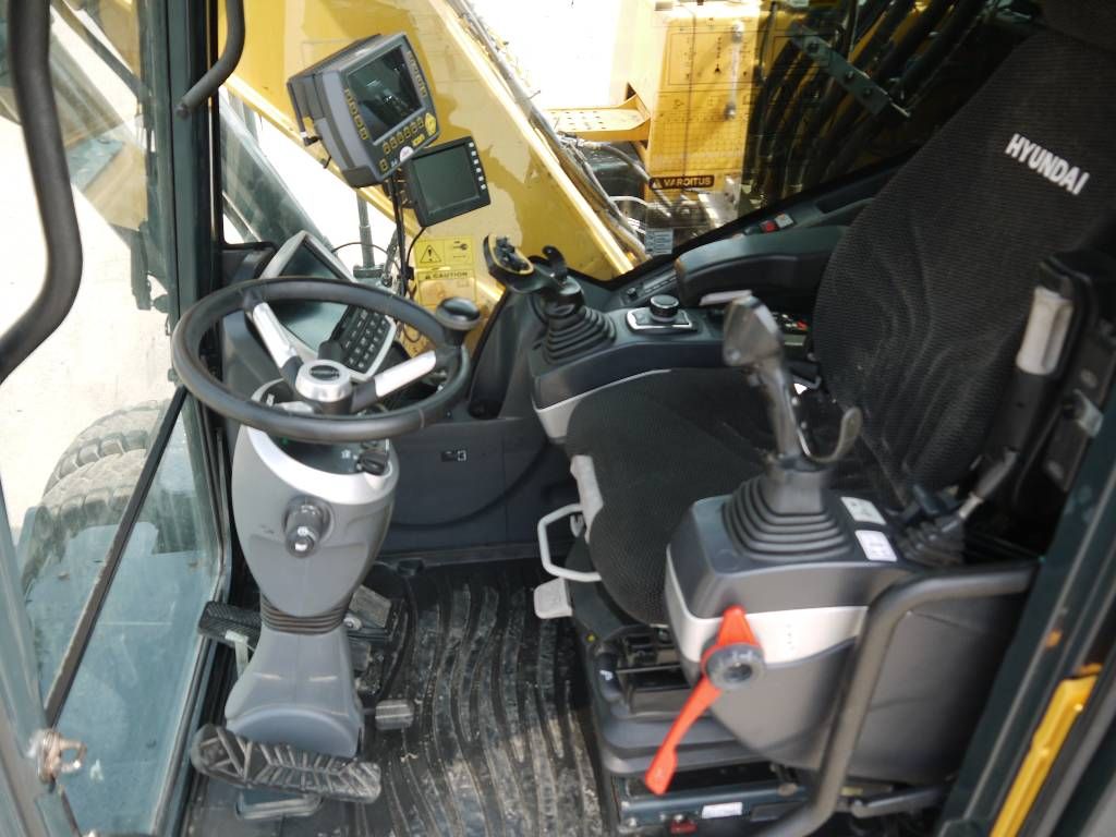 hyundai-hw-180,69f32ae5.jpg