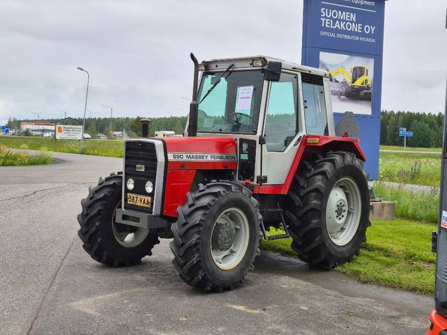 Massey Ferguson 690