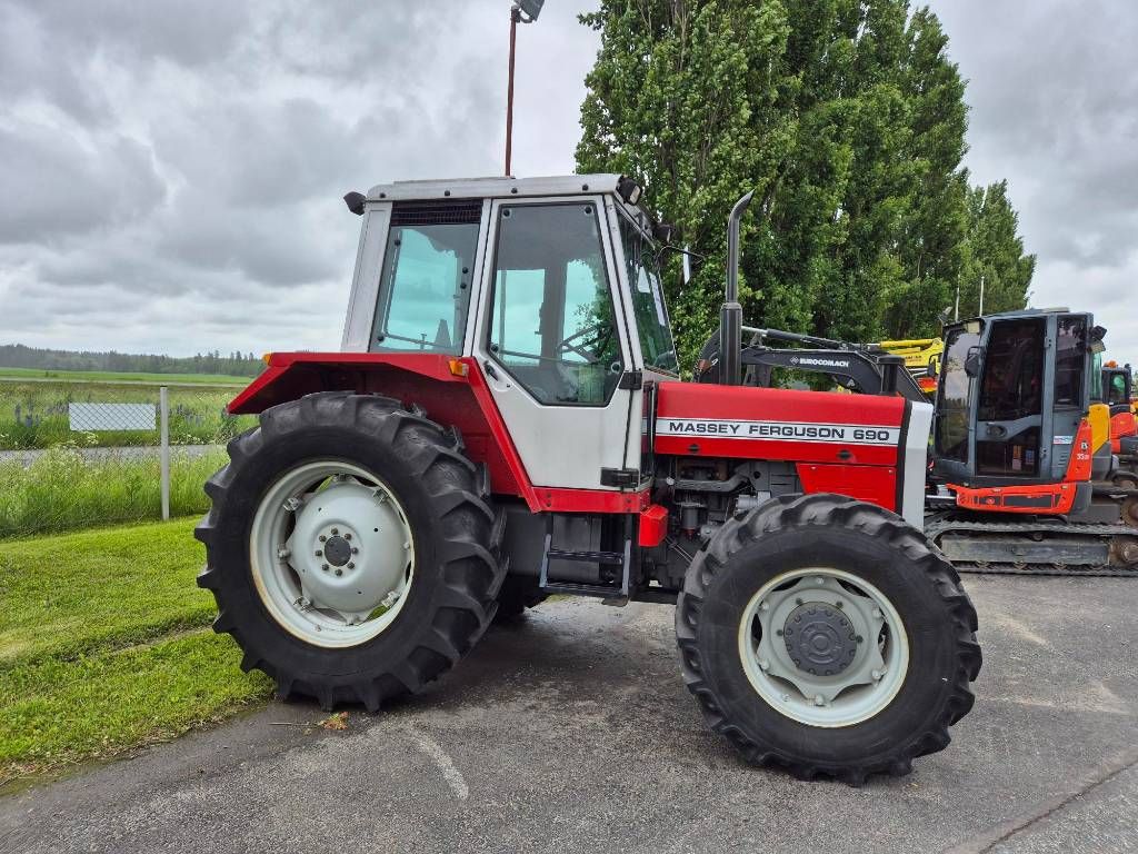 massey-ferguson-690,3f426b7a.jpg