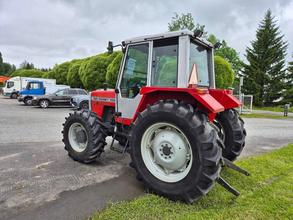 massey-ferguson-690,148a913a.jpg