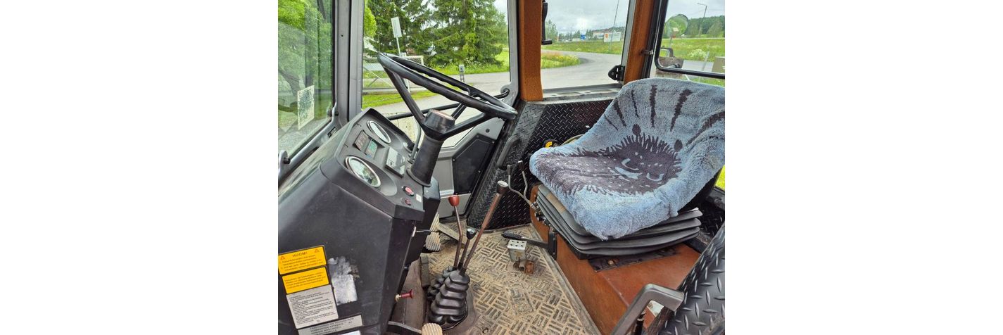 massey-ferguson-690,9e8c1371.jpg