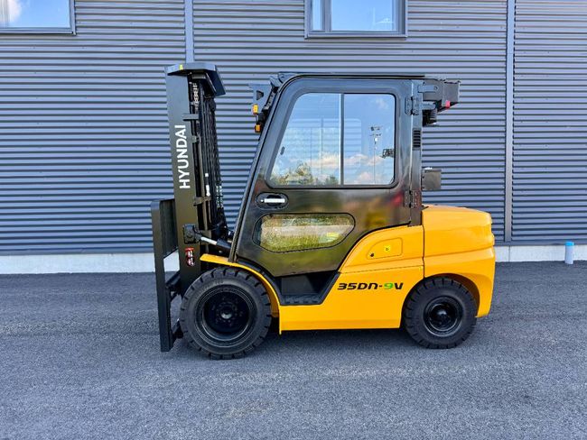 Hyundai 35DN-9V