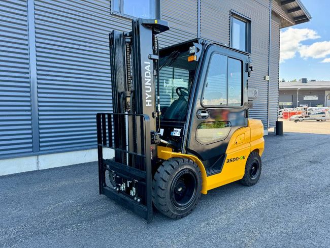 Hyundai 35DN-9V