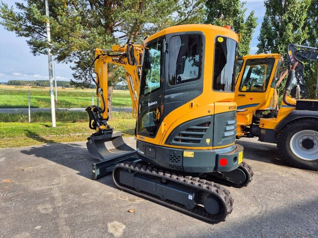 hyundai-r-25-z-9ak,dfeb9bb8.jpg