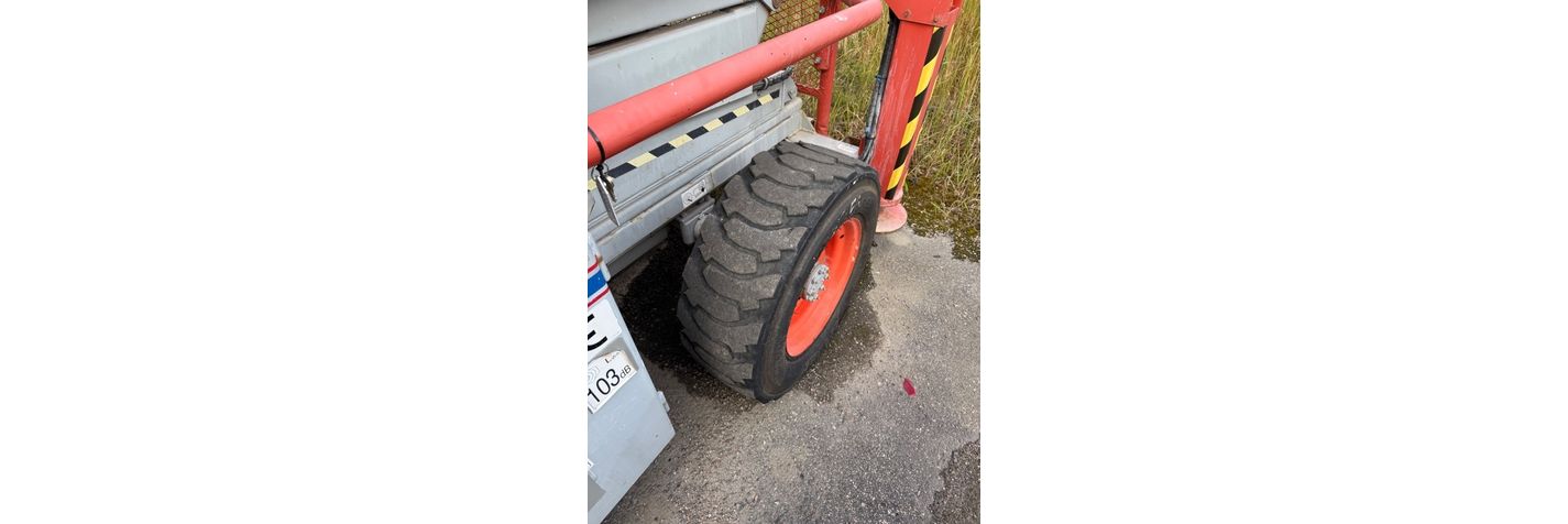skyjack-sj-9250-rt,5917afff.jpg
