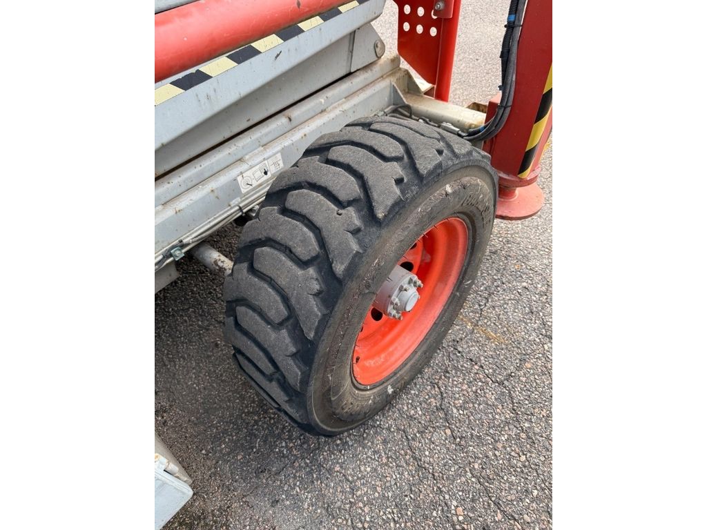 skyjack-sj-9250-rt,59e4a5e4.jpg