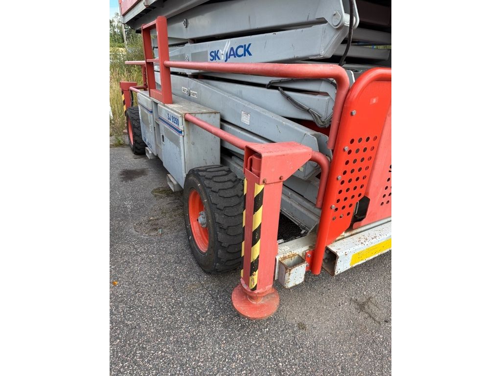 skyjack-sj-9250-rt,108fa9c9.jpg