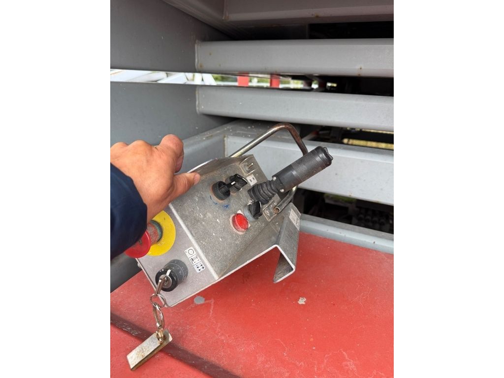 skyjack-sj-9250-rt,6f7510da.jpg