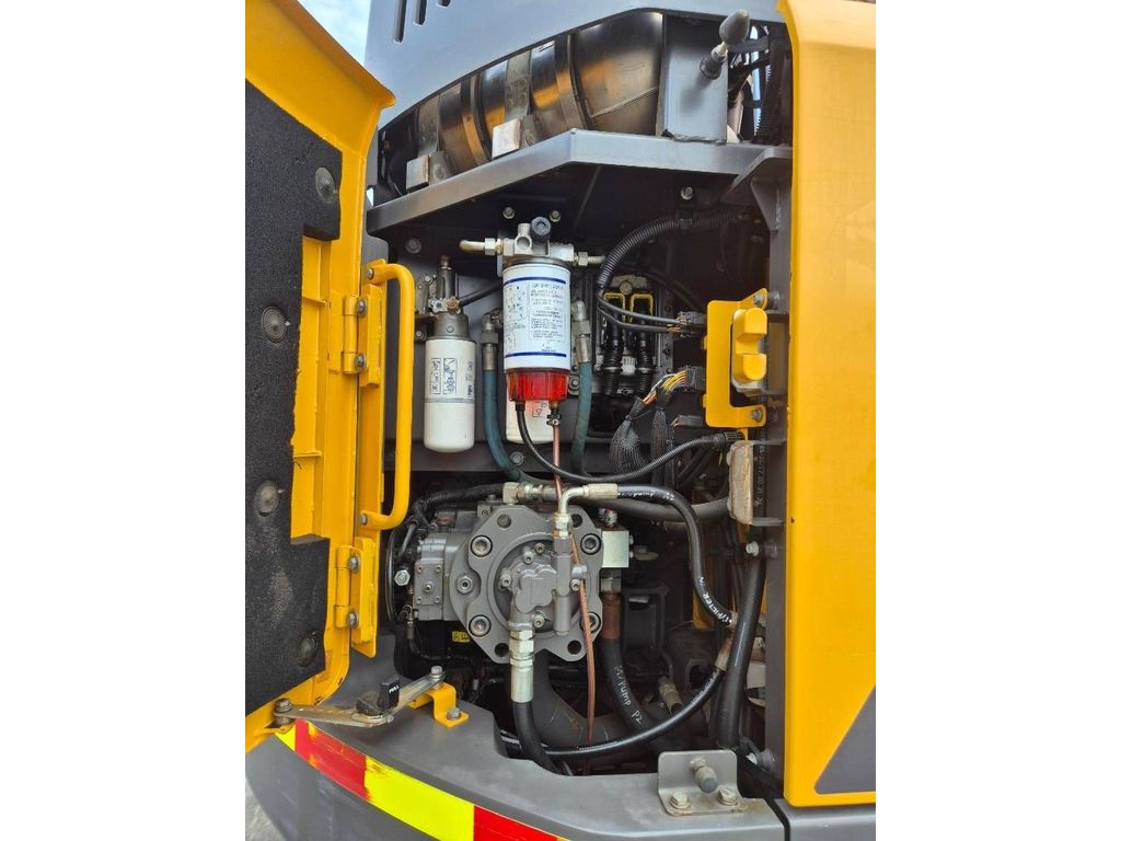 volvo-ecr-235-el,31badaa5.jpg