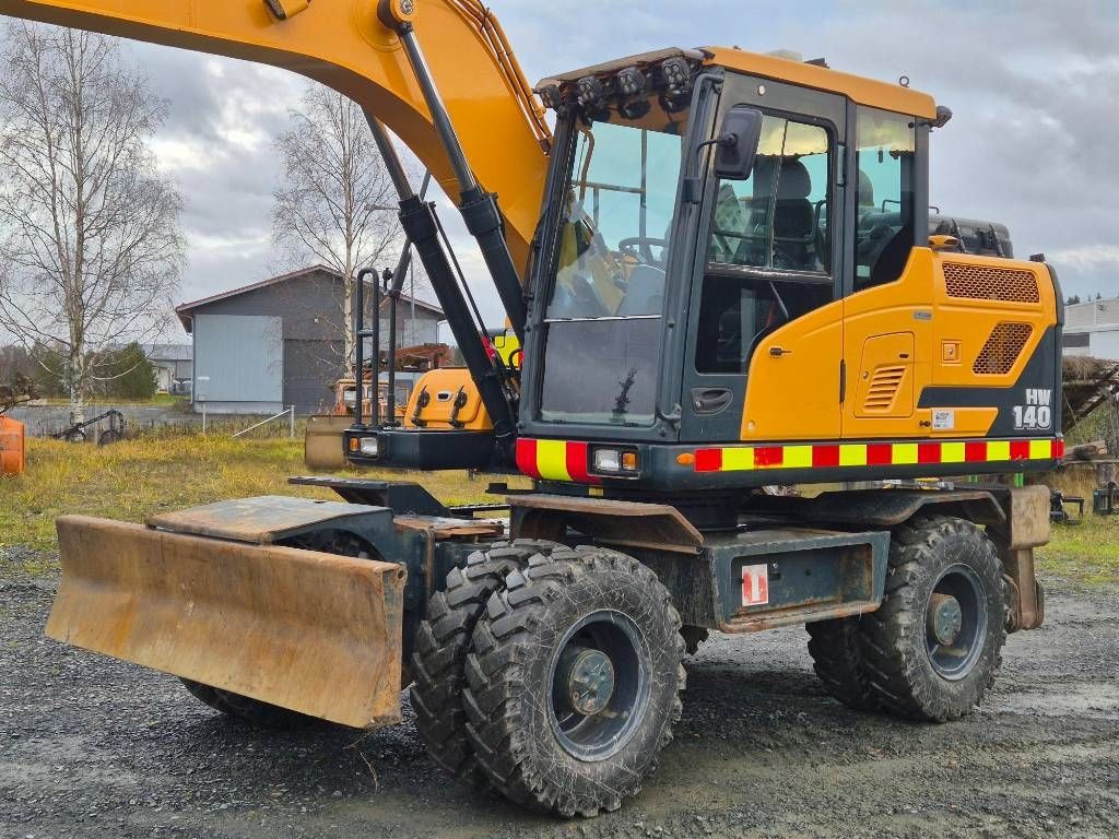 hyundai-hw-140,c3fa9800.jpg