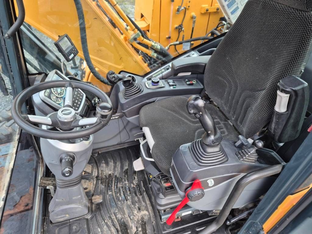 hyundai-hw-140,298365a0.jpg