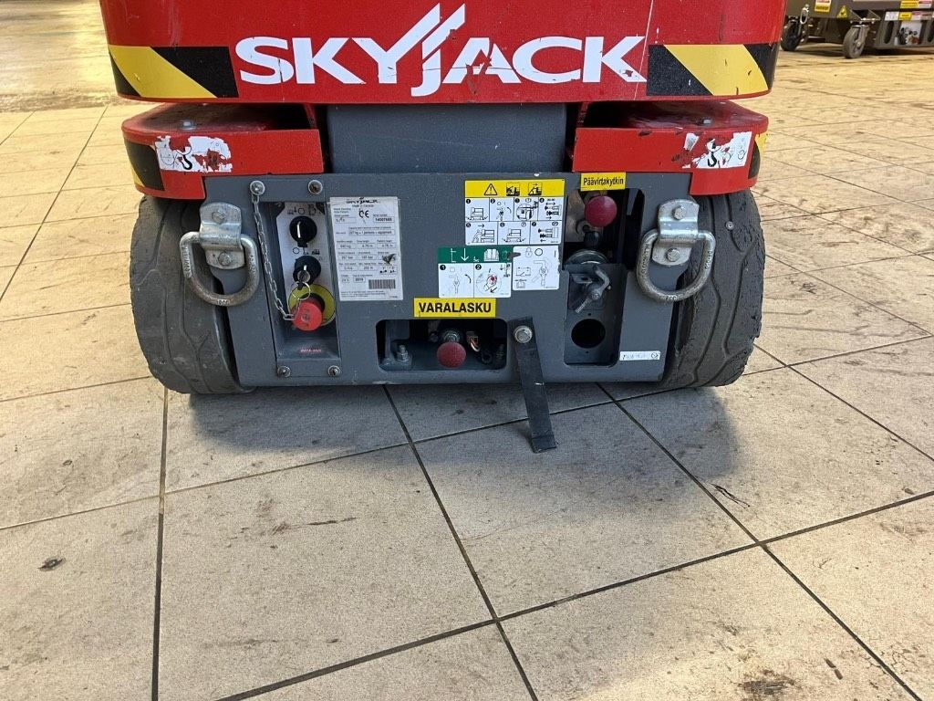 skyjack-sj-16,83f3097c.jpg
