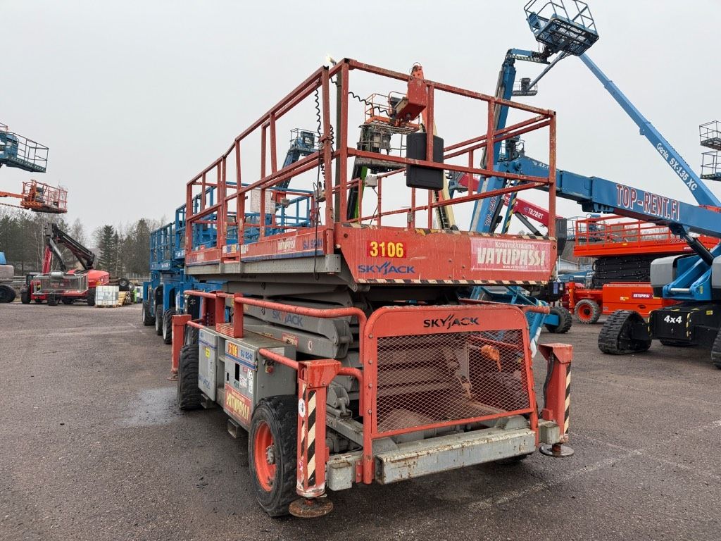 skyjack-sj-9241,c97d40e8.jpg