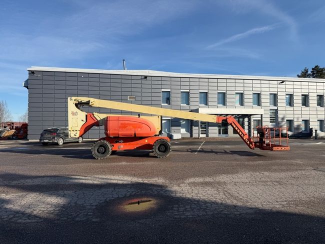JLG 800 AJ