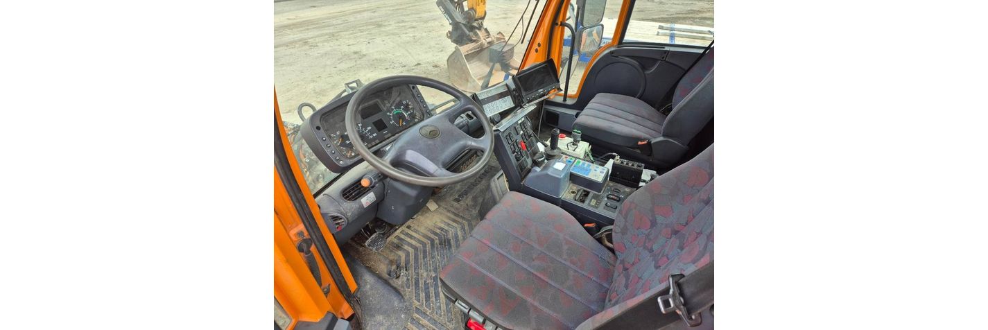 unimog-u-300,4533b5f3.jpg