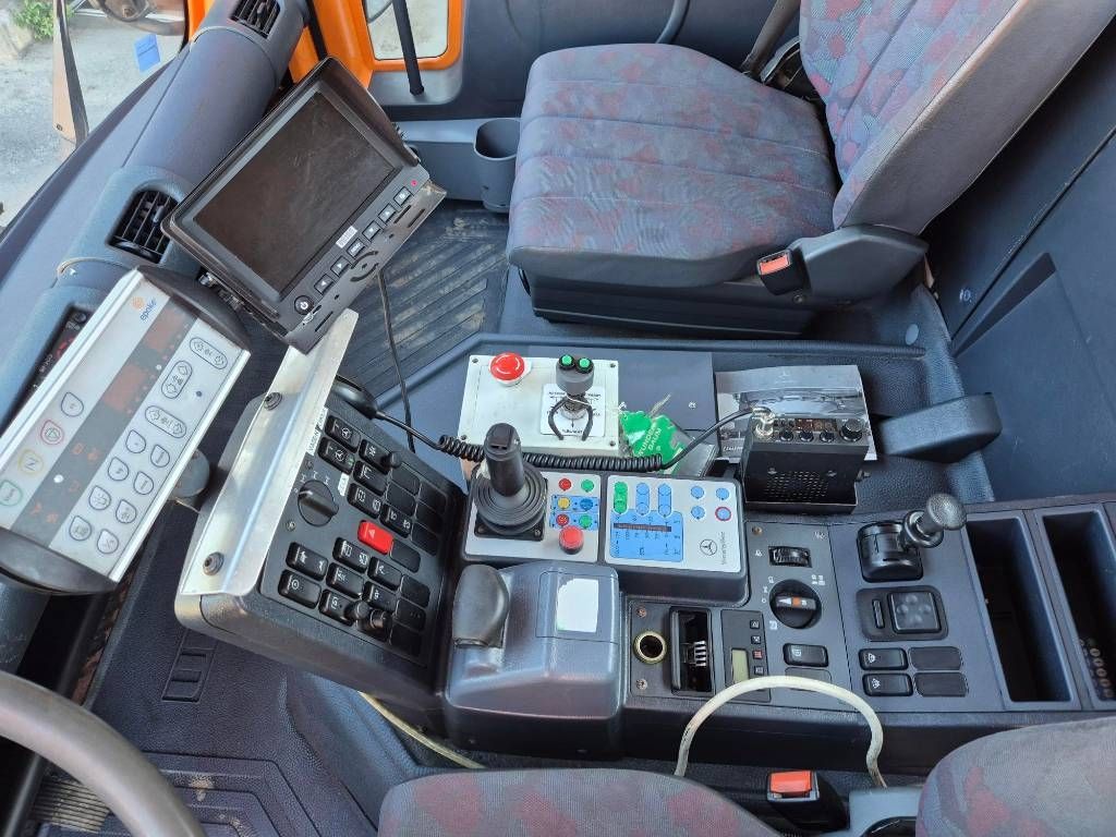 unimog-u-300,9b237567.jpg