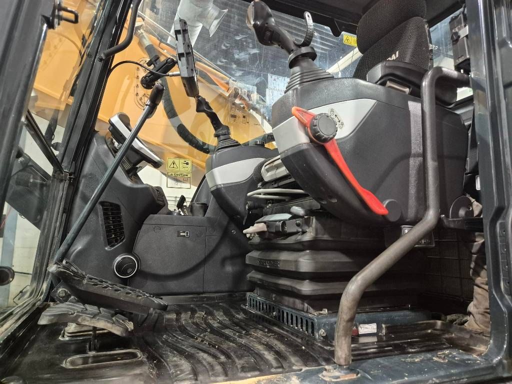 hyundai-hx-300-l,d8b13c33.jpg