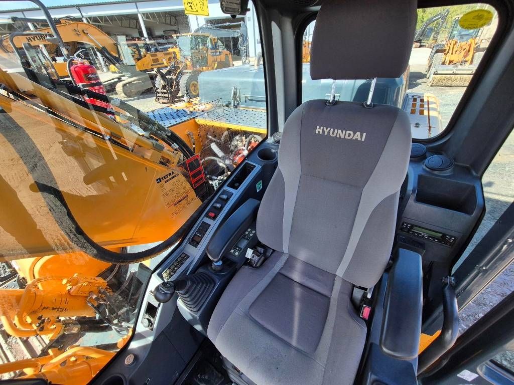 hyundai-r-220-lc-9a,cca30aa1.jpg