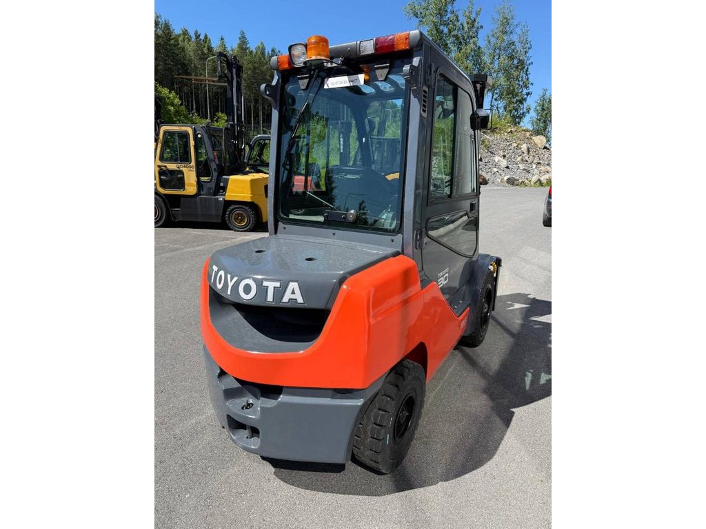 toyota-02-8-fdf-30,d361f570.jpg
