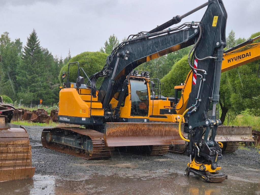 hyundai-hx-235-alcrd,819ce246.jpg