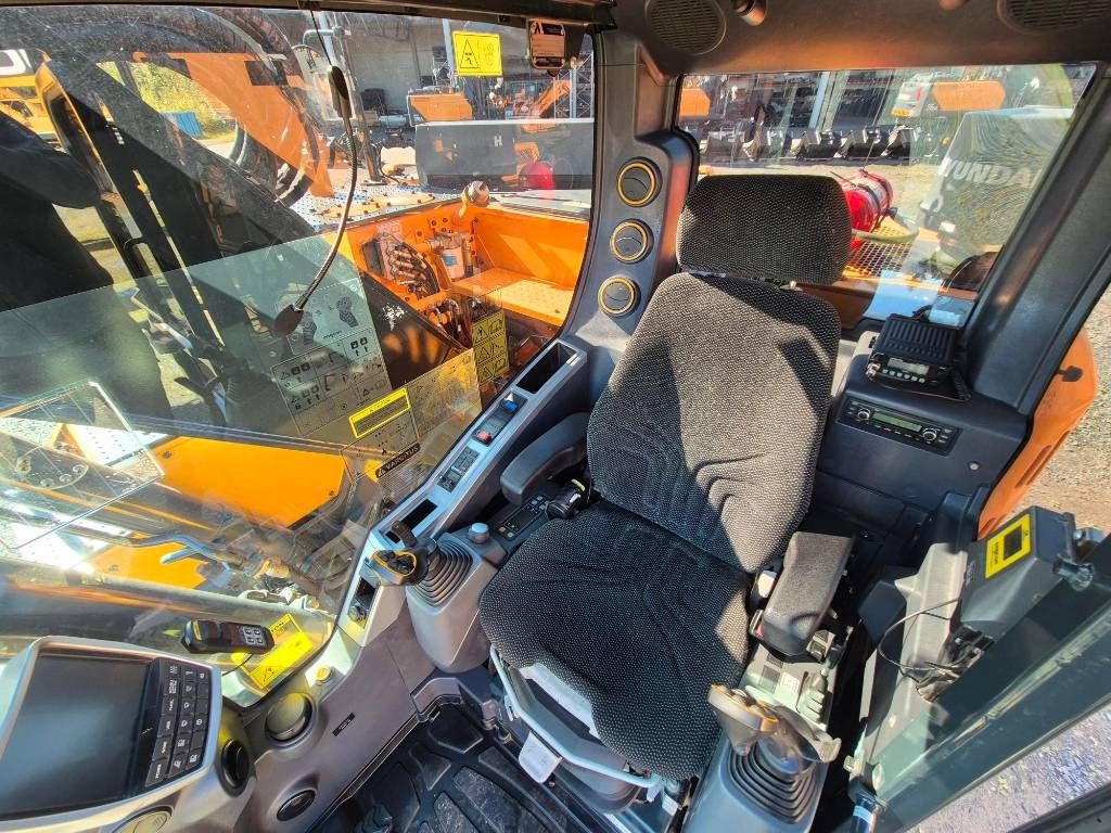 hyundai-hx-235-alcrd,7da7929e.jpg