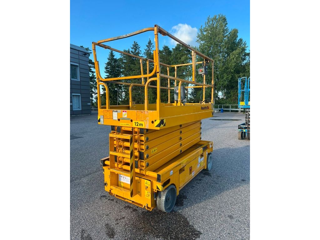 haulotte-compact-14,373b5fb7.jpg