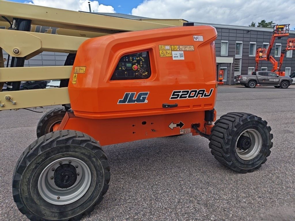 jlg-520-aj,2a0d8f31.jpg