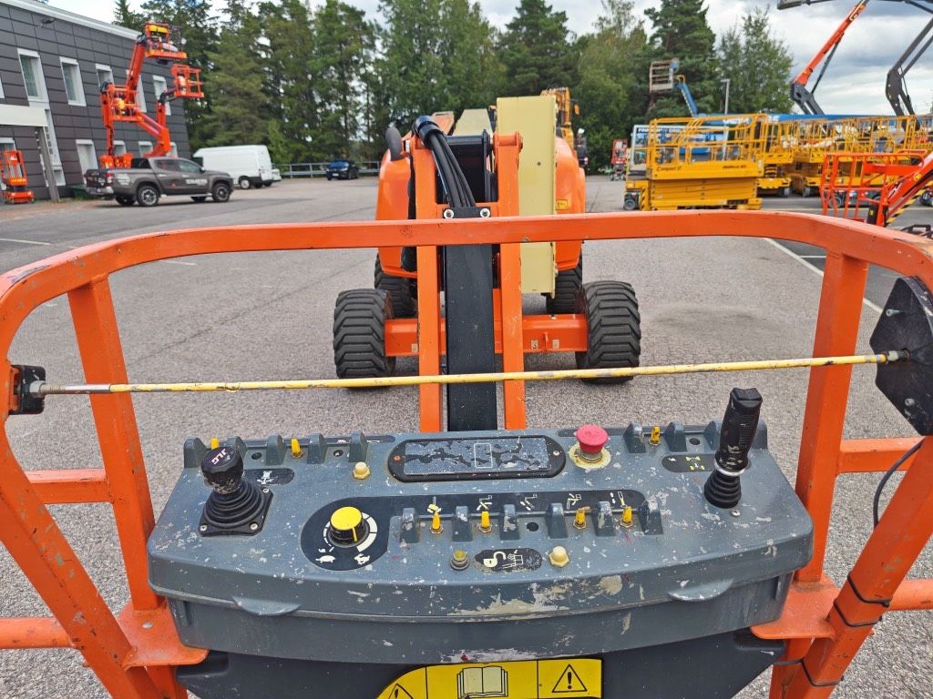 jlg-520-aj,9df6e34c.jpg