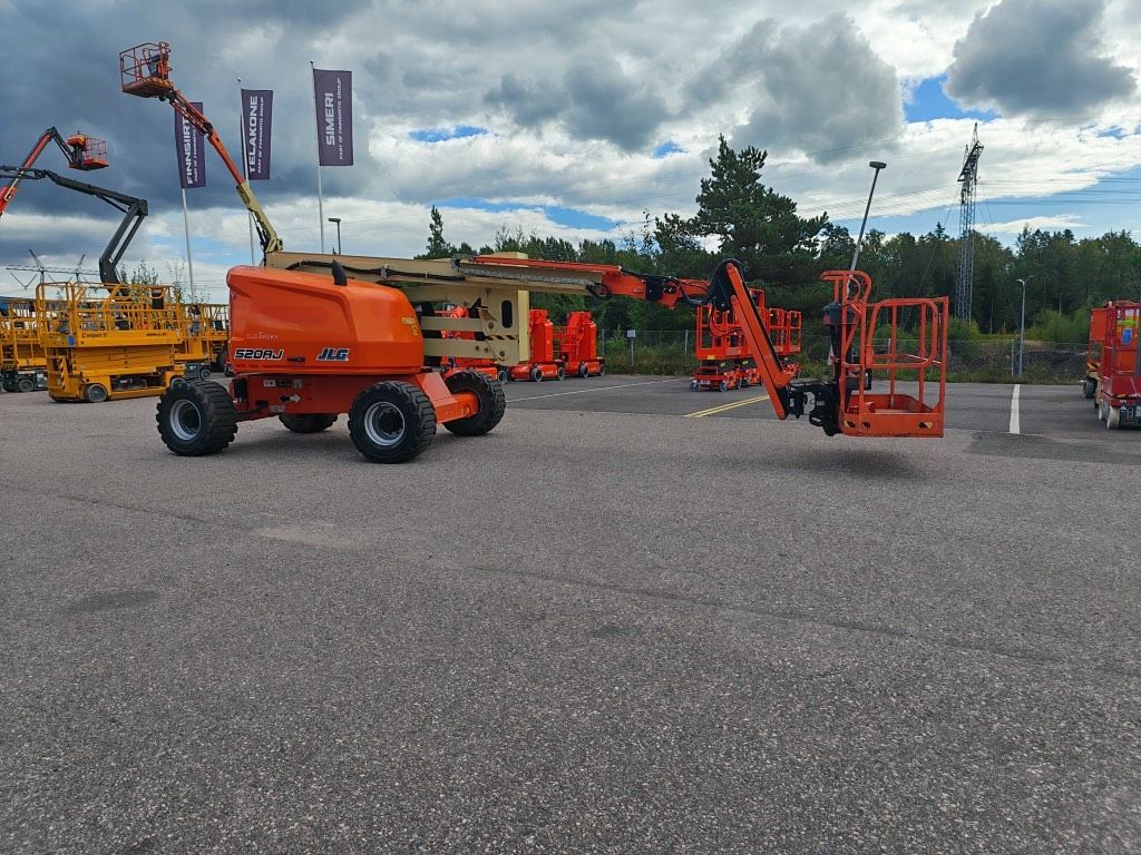 jlg-520-aj,dbf778f5.jpg