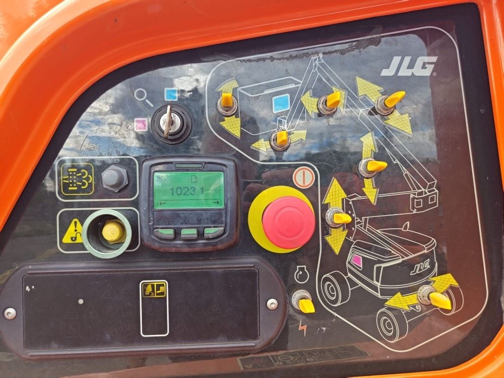 jlg-520-aj,f6432f8d.jpg