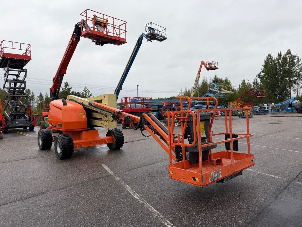 jlg-520-aj,d7b90d3c.jpg