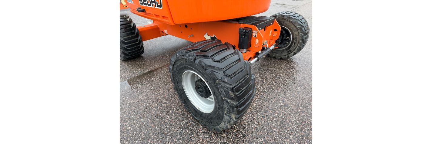 jlg-520-aj,7fe86efd.jpg