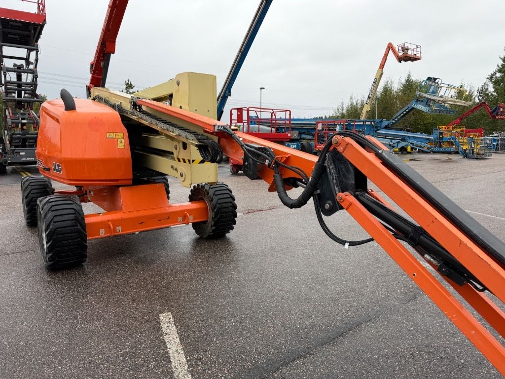 jlg-520-aj,8b46482c.jpg