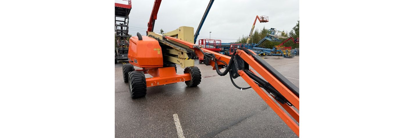 jlg-520-aj,8b46482c.jpg
