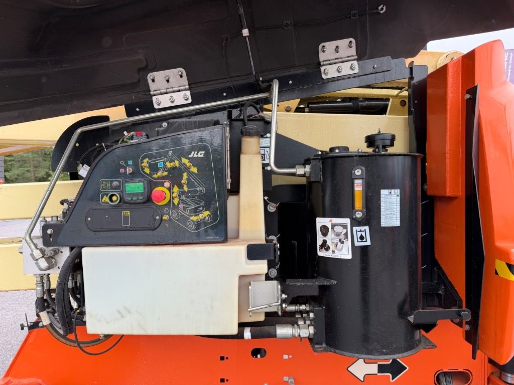 jlg-520-aj,ab7994b3.jpg