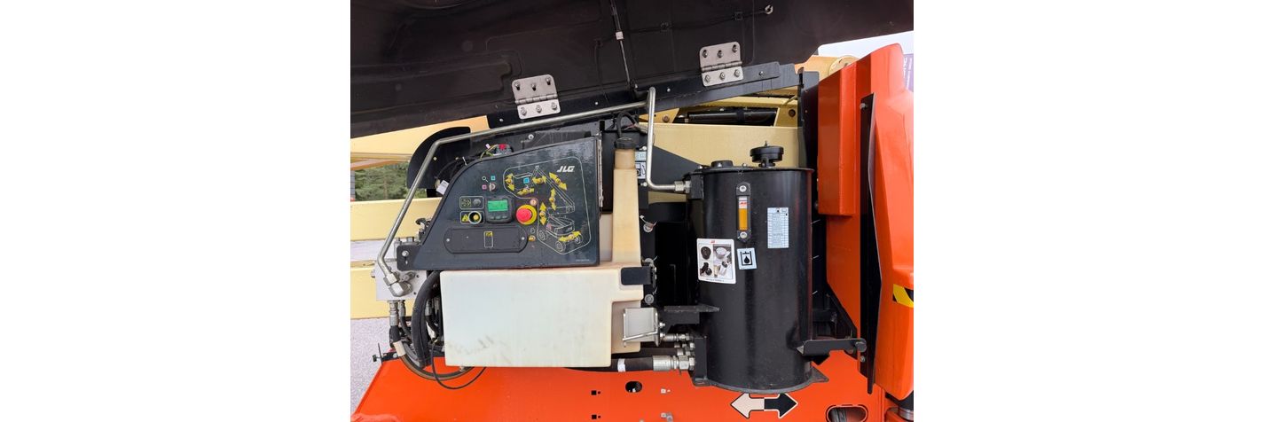 jlg-520-aj,ab7994b3.jpg