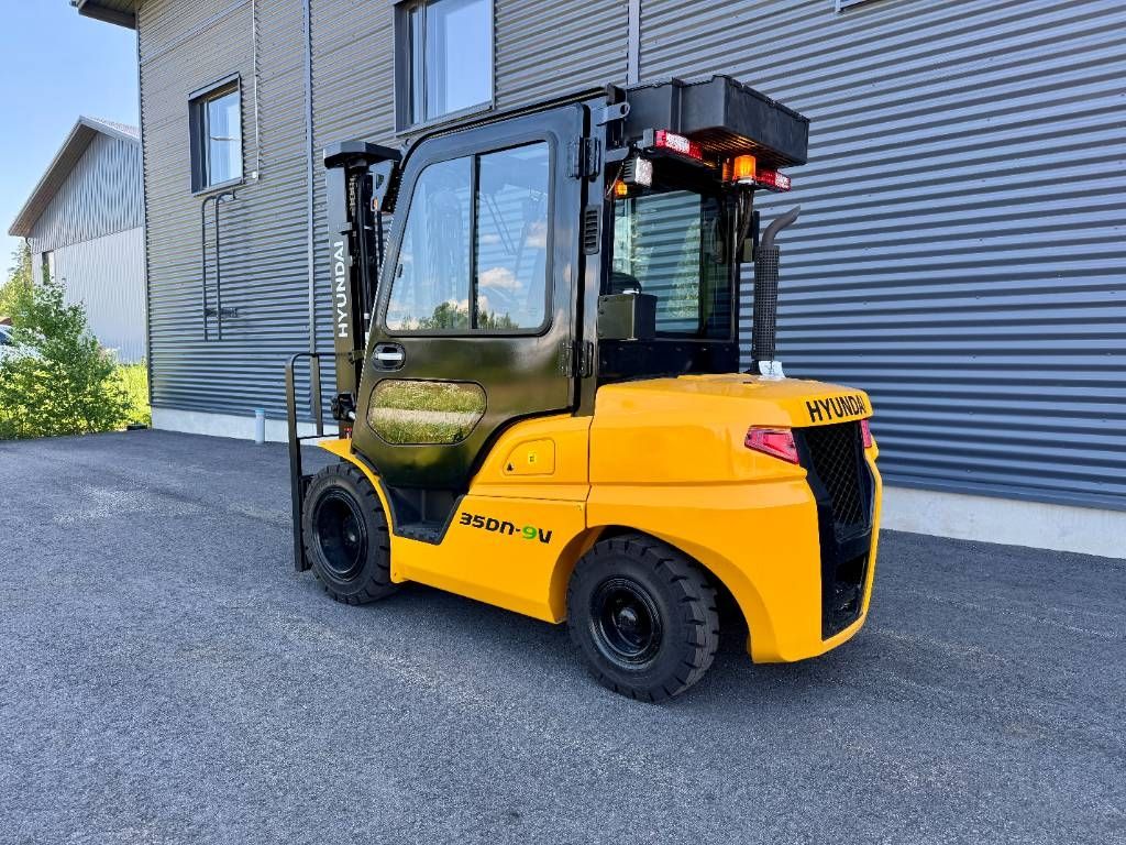 hyundai-35dn-9v,3894aa40.jpg
