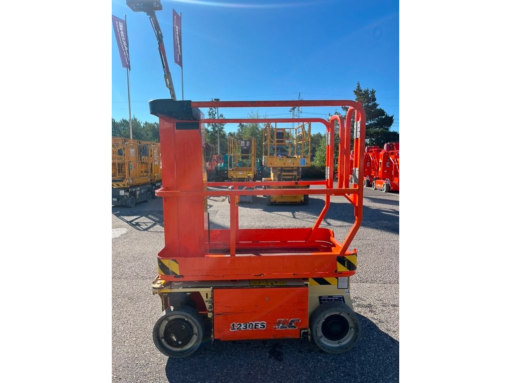 jlg-1230-es,b00a6b84.jpg
