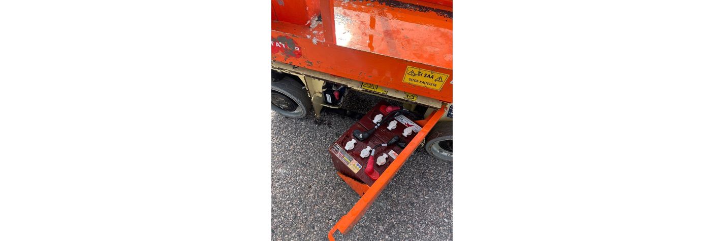 jlg-1230-es,31d4f062.jpg