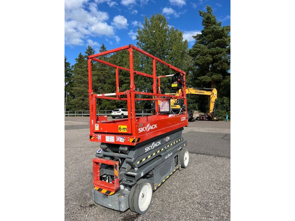 skyjack-sj-3220,01bf683f.jpg