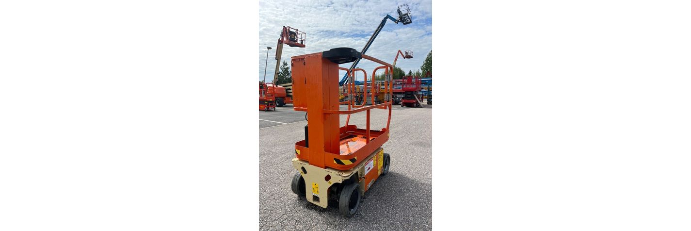 jlg-1230-es,969b576d.jpg