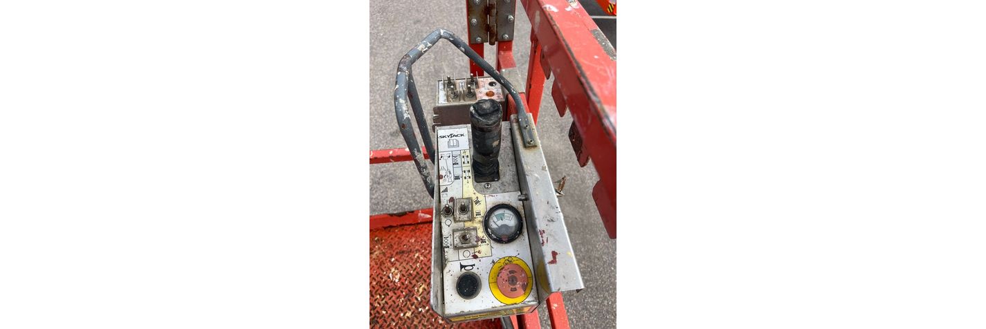 skyjack-sj-6832-rte,6bb9f880.jpg