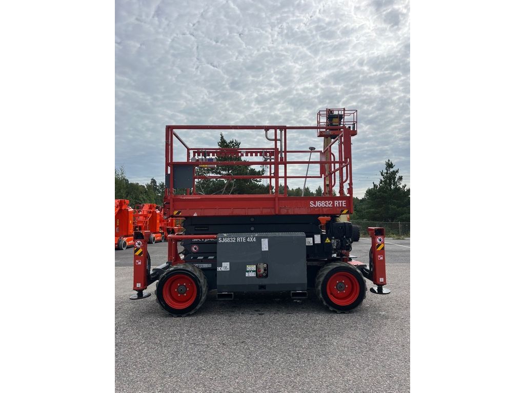 skyjack-sj-6832-rte,dd2346a3.jpg