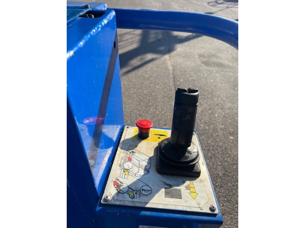 upright-tm12,ae43f868.jpg