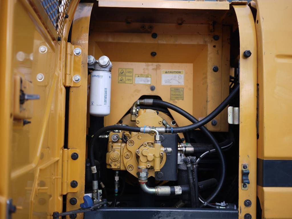 hyundai-hx-140-hw,6fada27a.jpg