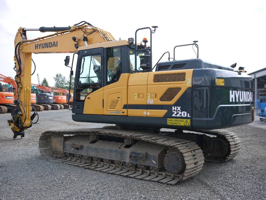 Hyundai HX 220 L