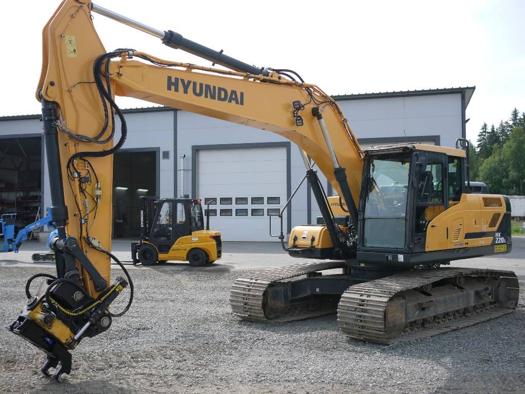 hyundai-hx-220-l,61ac3b18.jpg