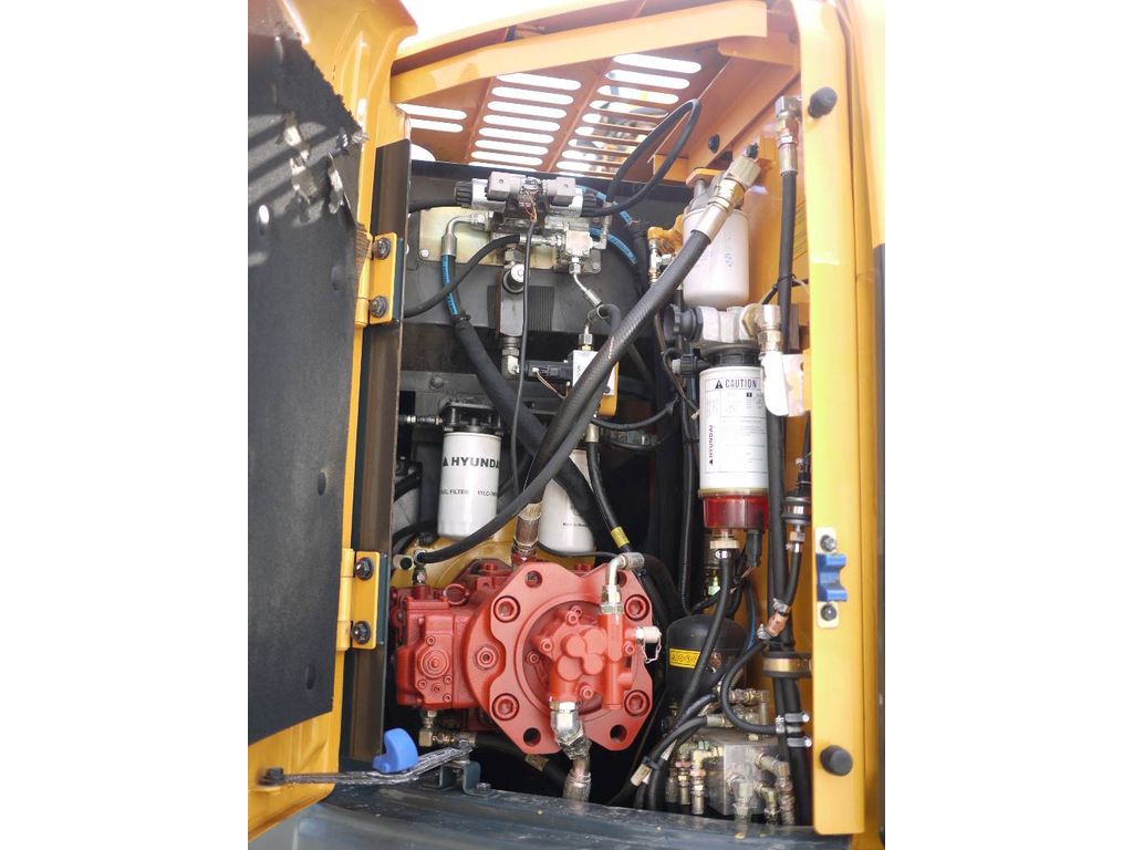 hyundai-r-235-lcrd-9,e64df872.jpg