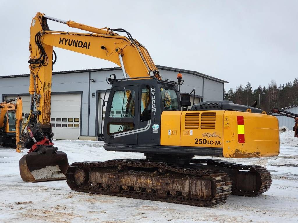 hyundai-r-250-lc-7a,4c353deb.jpg